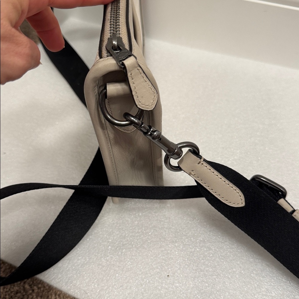 Heritage Convertible Crossbody Top-Zip - 10×6×2- Style- C8141- (2021) - Picture 7 of 12